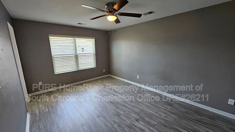 3 bed, 2.5 bath, 1872 sqft, $2,324 — Photo 3