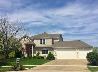 832 Longwood Dr, Lake Villa, IL 60046