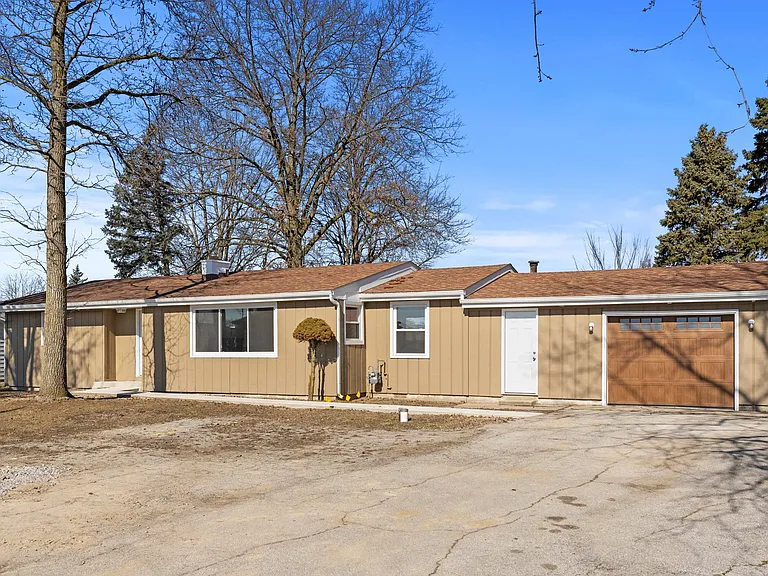 1514 W Dupont Rd — Photo 41