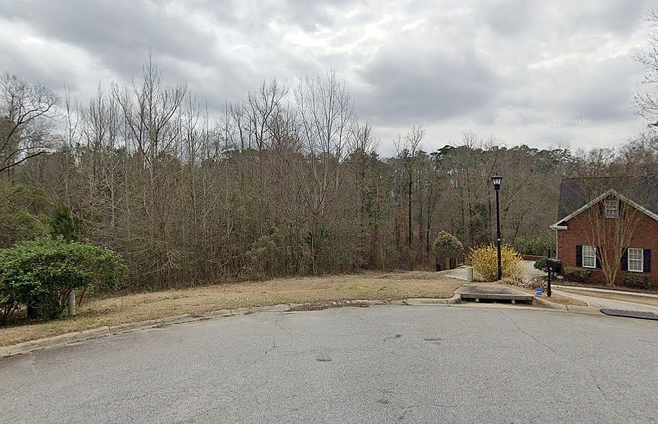 1st image of 145 Autumn Oaks Ln