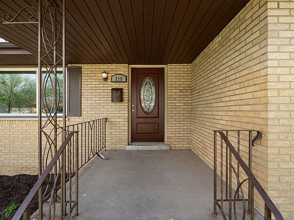 3rd image of 218 Lawndale Dr