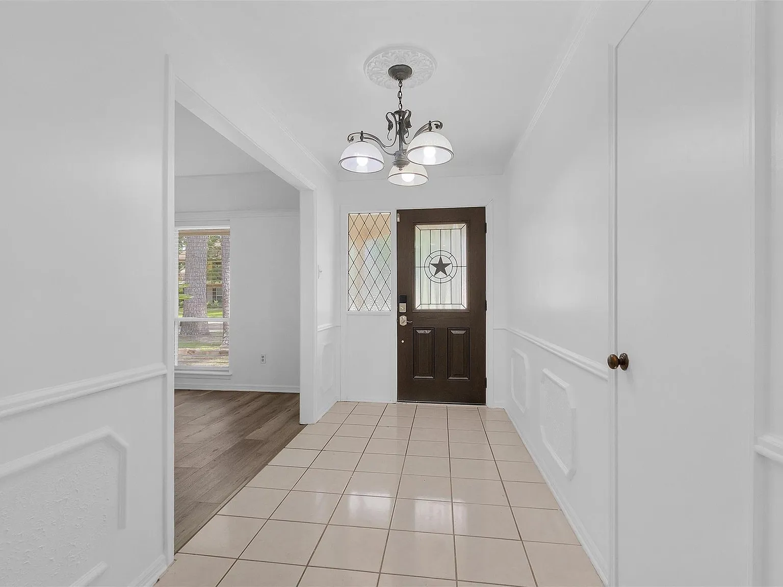 5 bed, 3.5 bath, 3298 sqft, $2,600 — Photo 4