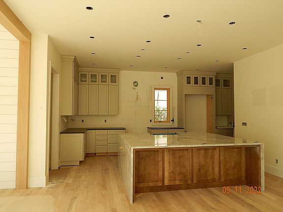 5th image of 2243 S Clayton St
