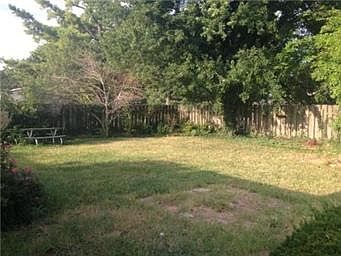 2nd image of 1912 Peach St