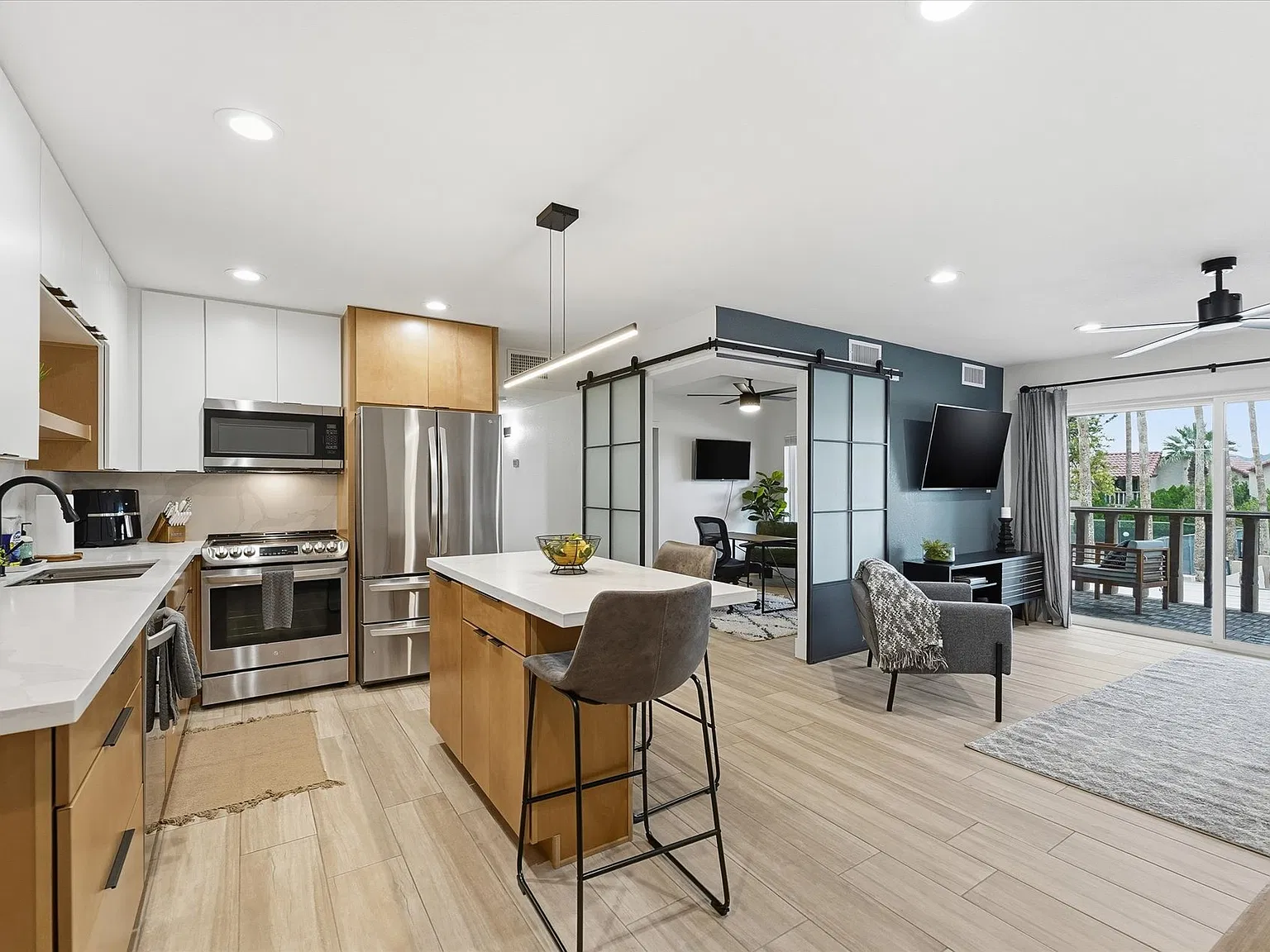 2 bed, 1274 sqft, $3,500 — Photo 2