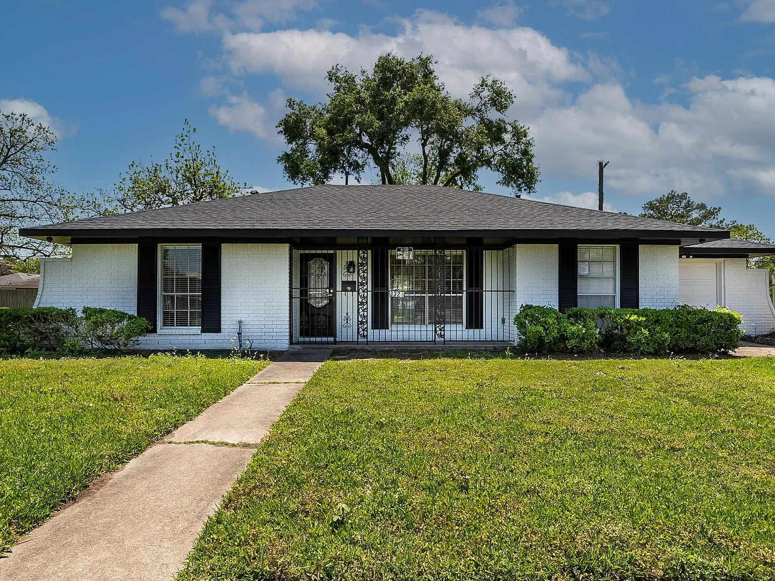 3 bed, 2.0 bath, 1428 sqft, $2,650 — Photo 1
