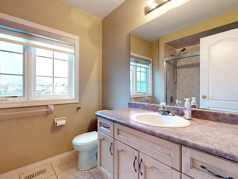 32 Holkham Ave — Photo 24