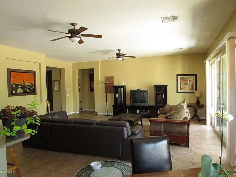 8628 S 21st Pl — Photo 5
