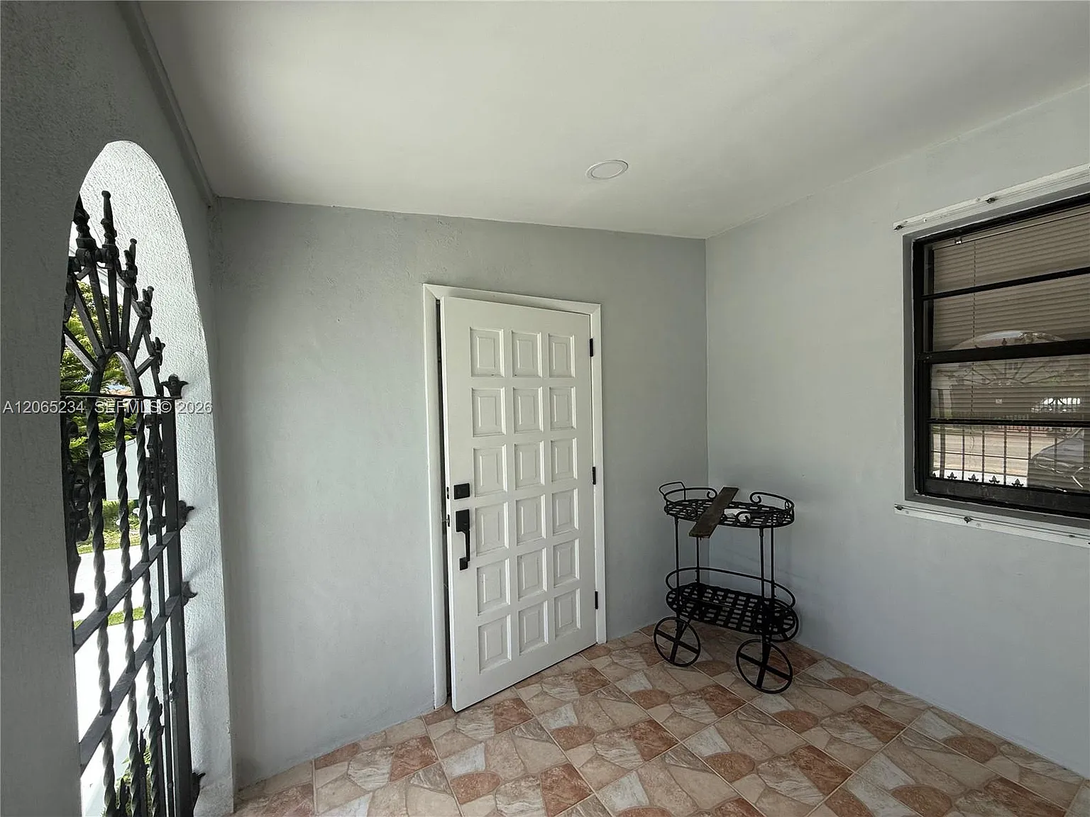 Lakeview Manors — Photo 2