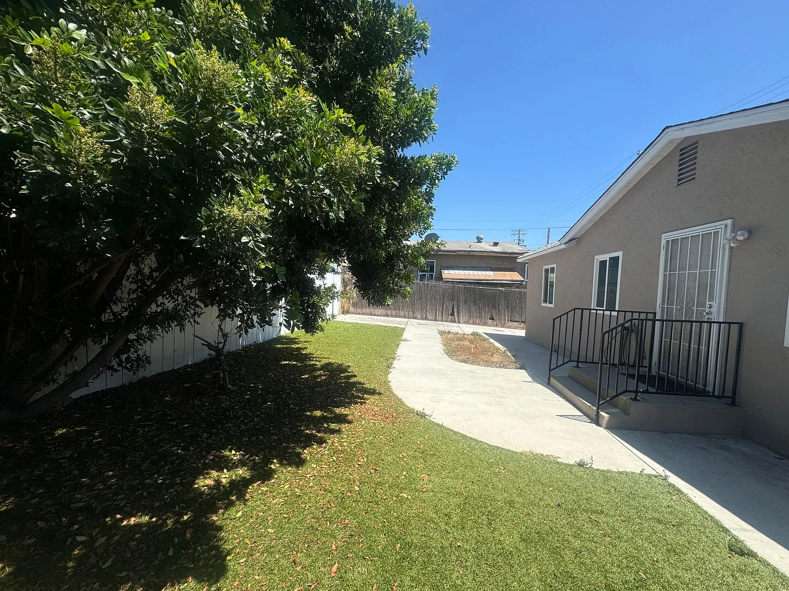 2129 National Ave — Photo 2