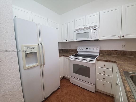 3rd image of 1550 NE 33rd Ave #2108