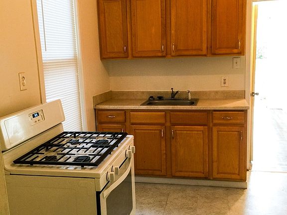 3rd image of 5111 Cologne Ave