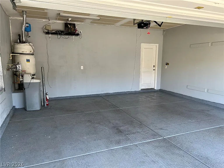9325 Keystone Ridge Ave — Photo 2