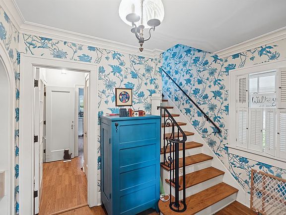 4th image of 637 S Crea St