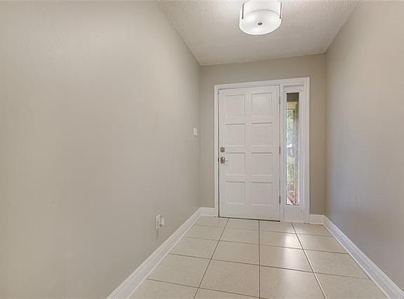 3rd image of 564 Manchester Dr
