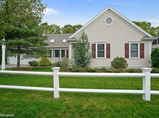 95 Settlers Ln, Hyannis, MA 02601