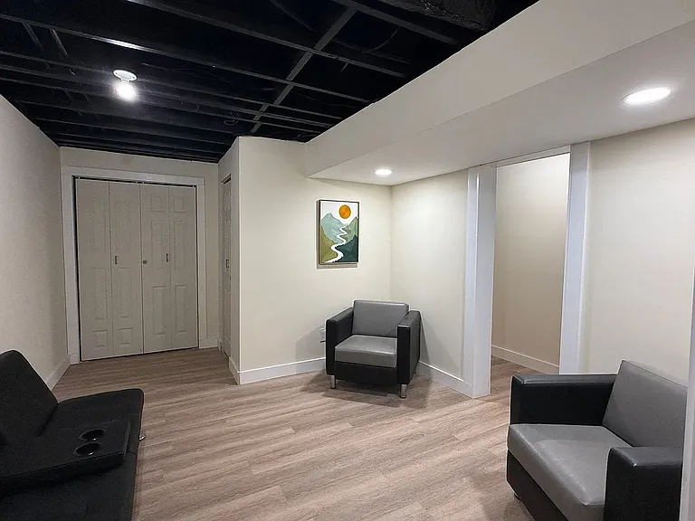 2652 Winthrop Rd — Photo 12