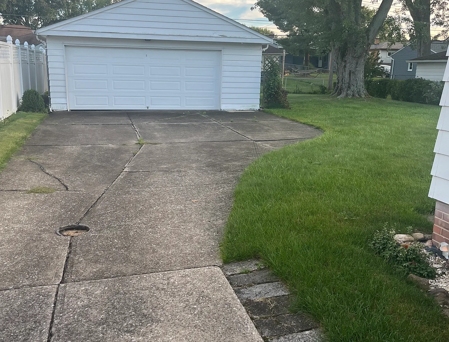 3 bed, 1440 sqft, $1,900 — Photo 2