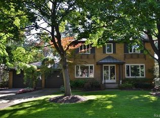 8808 Huntington Rd, Huntington Woods, MI 48070