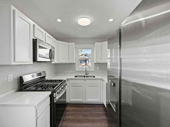 5th image of 138 62nd St