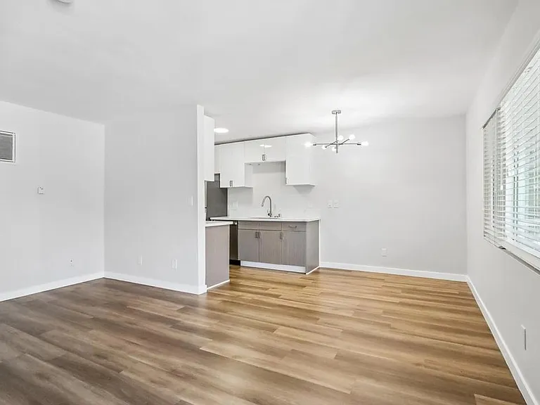 21107 Amie Ave #25 — Photo 22