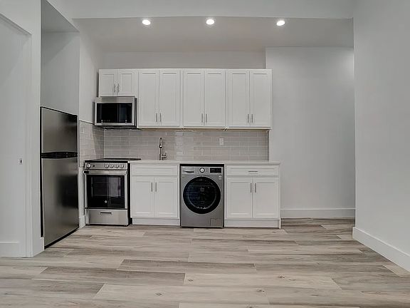 2nd image of 3017 Brighton 12 St #2R