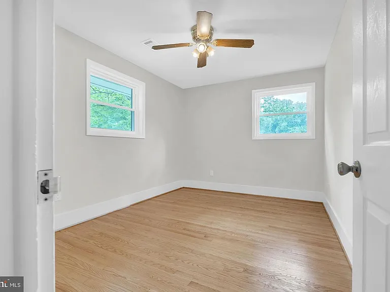 10911 Chandler Rd — Photo 39