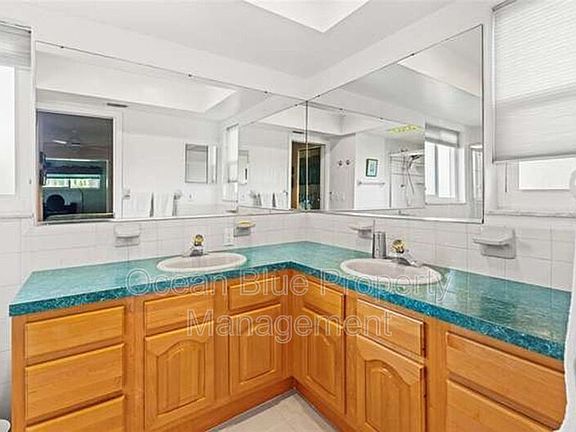 5th image of 3825 42nd Ave S