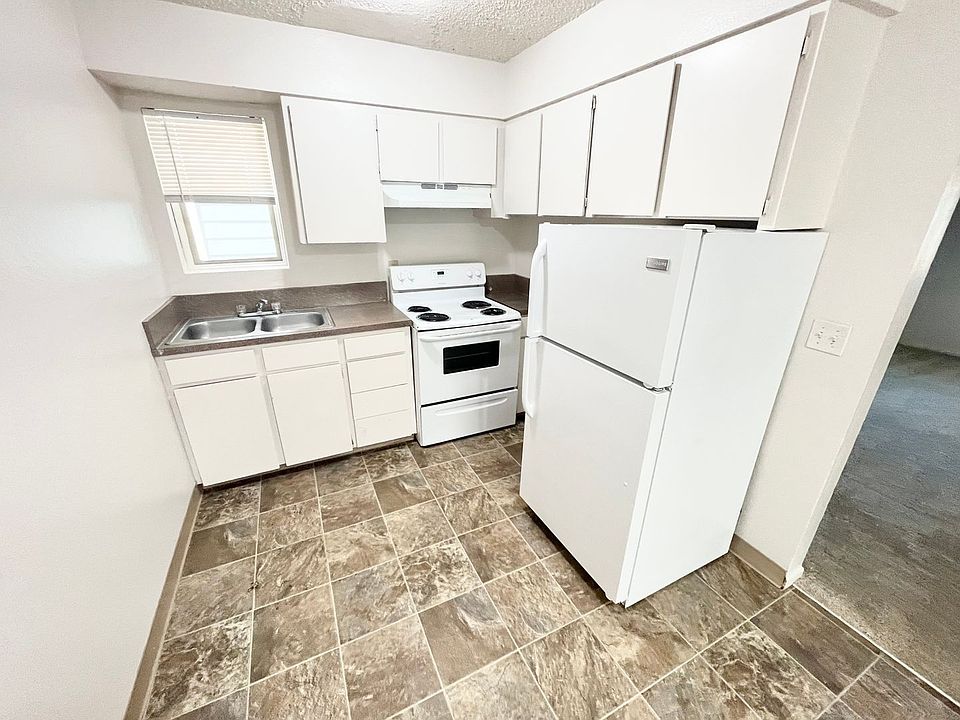 1st image of 5929 NE Lombard St APT 1