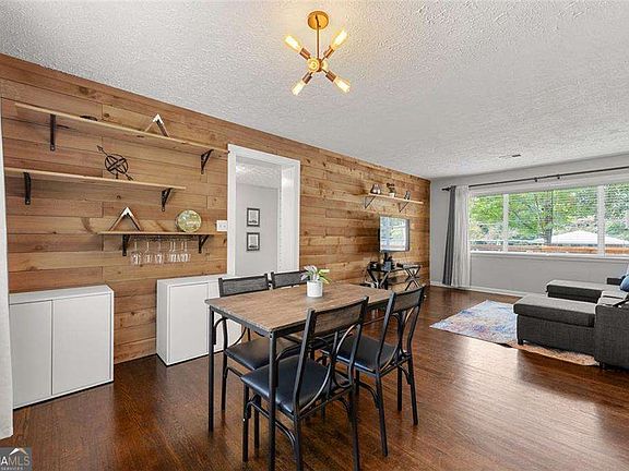 2nd image of 2268 Shamrock Dr