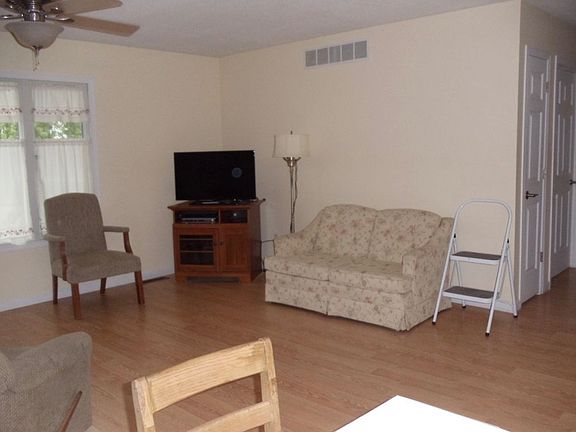 5th image of 665 Rice Rd