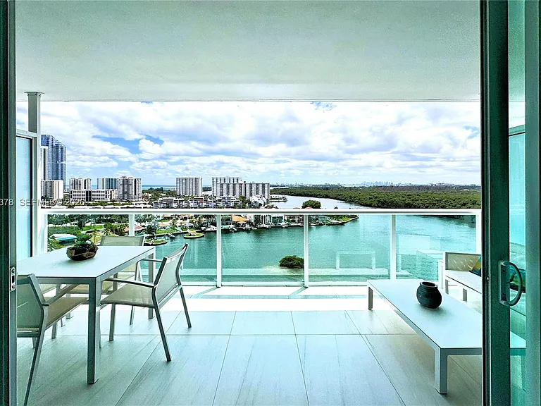 400 Sunny Isles Blvd #1505 — Photo 1