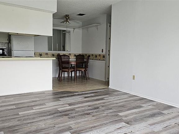 3rd image of 4337 Tahitian Gardens Cir APT A