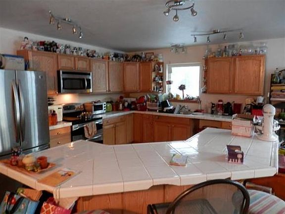 2nd image of 2711 Garnet Dr