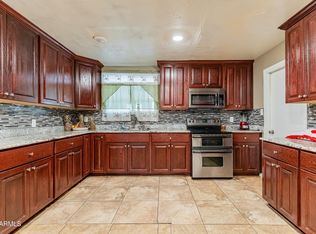 2911 N 50th Dr, Phoenix, AZ 85031