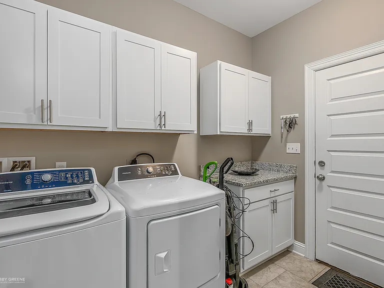 604 Labarre Ln — Photo 4