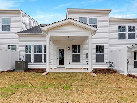 5th image of 224 Woodhouse Way