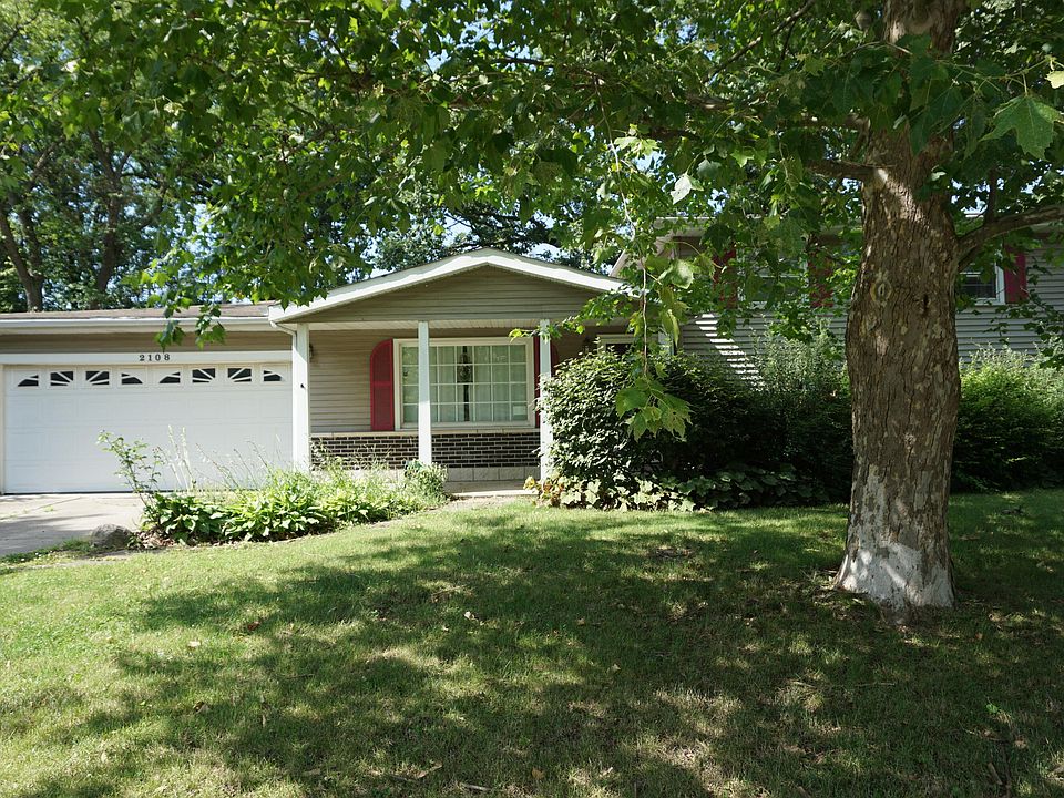 1st image of 2108 W 49th Ave