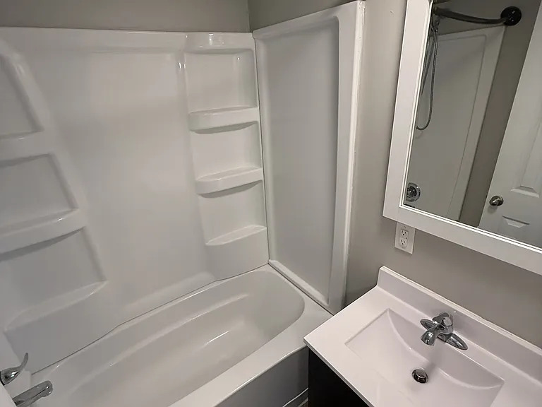 1014-1028 Shagbark Dr #4 — Photo 7