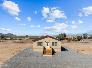 49820 N 4th St, Aguila, AZ 85320