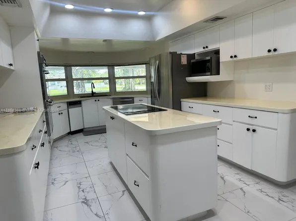 9480 SW 99th St, Miami, FL 33176