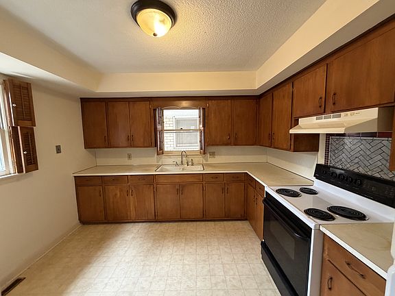 5th image of 649B E Broad St #1