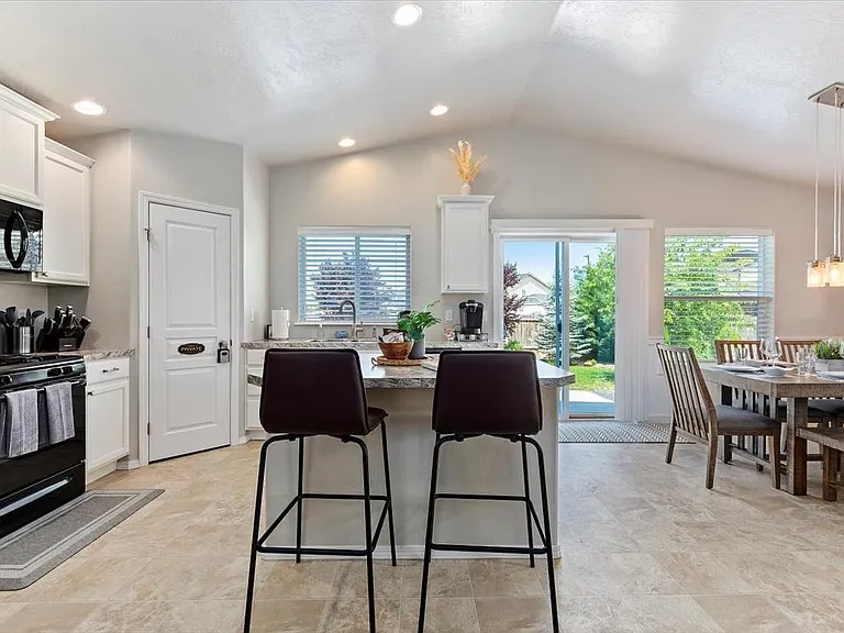 13606 Cocoa Beach St — Photo 31
