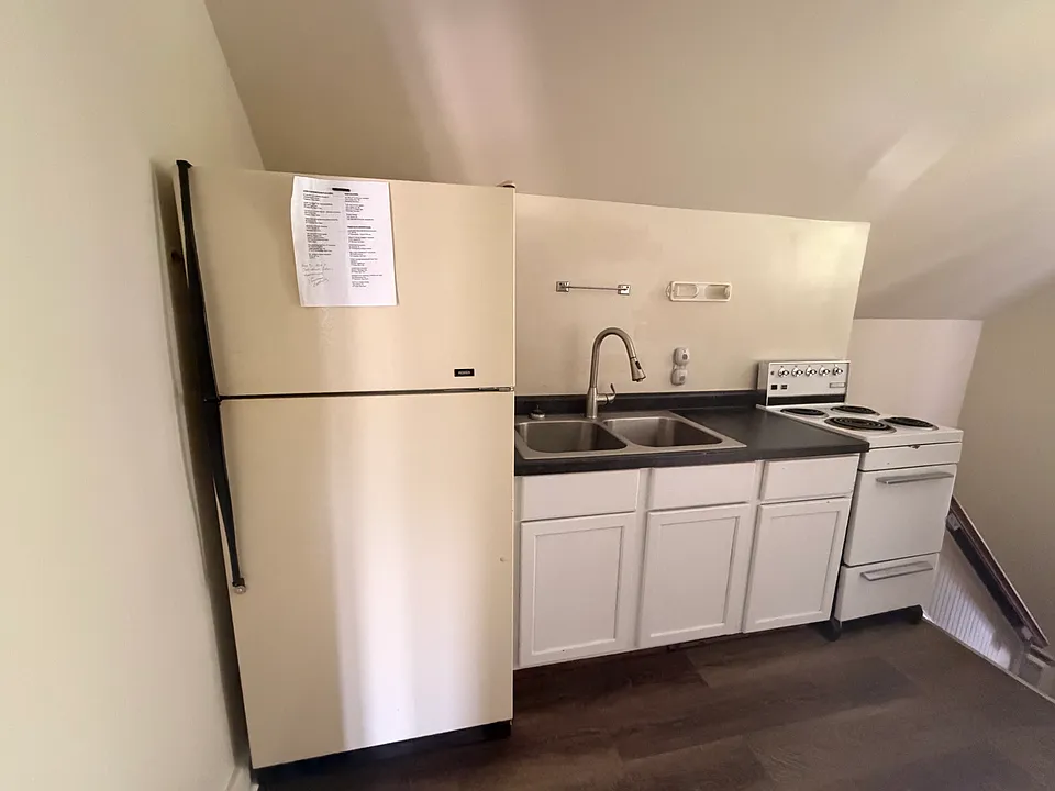 10 Harrison St #1/2
