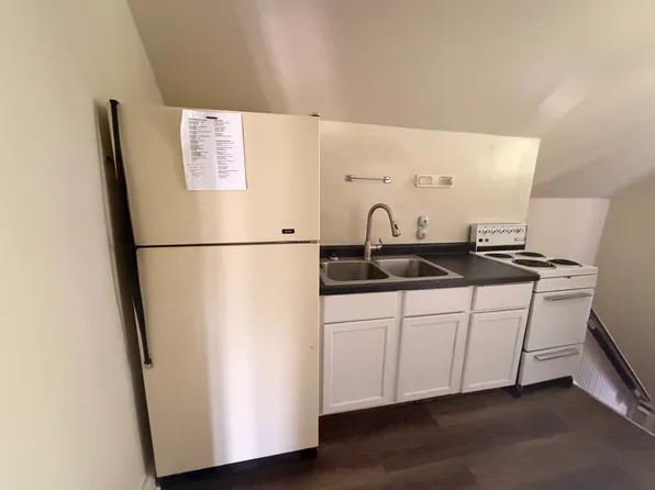 10 Harrison St #1/2, Battle Creek, MI 49015