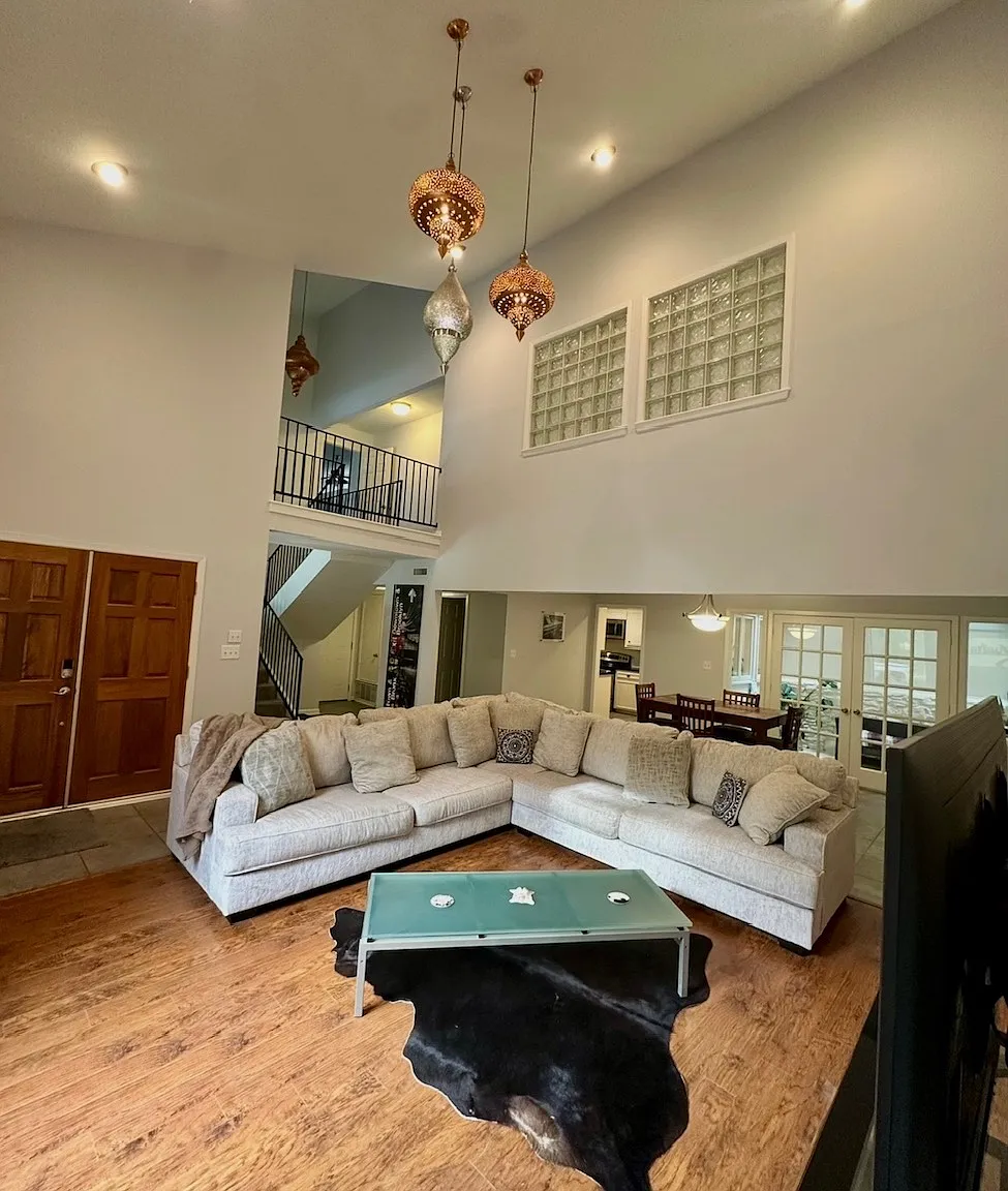 3 bed, 2.5 bath, 2100 sqft, $2,800 — Photo 4