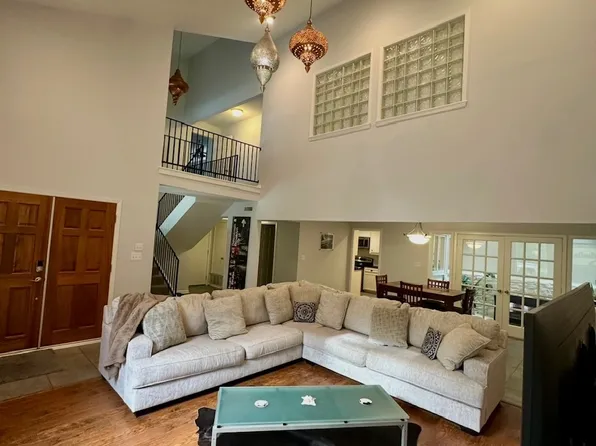 16 Stoney Creek Cv, Lakeway, TX 78734