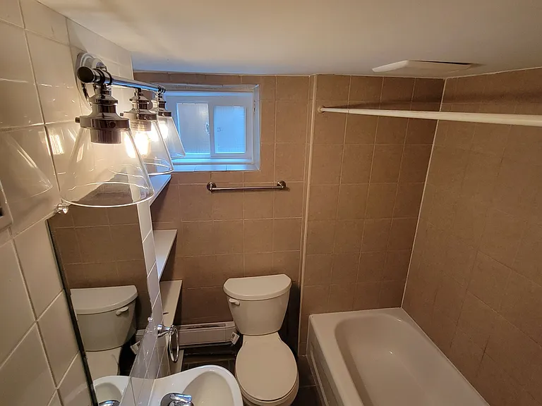 190 Lauder Ave #BASEMENT — Photo 14