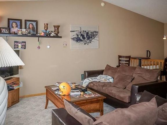 5th image of 2936 Wheatland Dr S