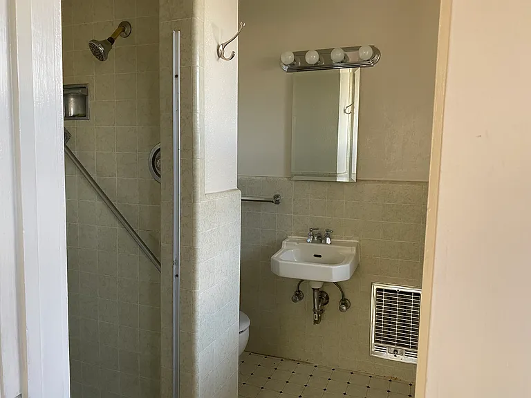 945 Rio St — Photo 14